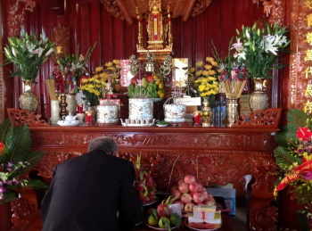 Tìm hiểu cách thờ cúng cha mẹ 2 bên trong gia đình Việt Nam